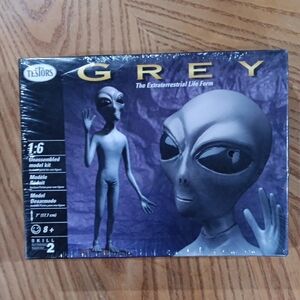 Testors Grey Extraterrestrial Model Kit Vintage 90s